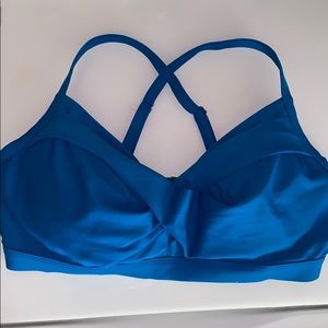 Athleta Twister Top 38 D/DD